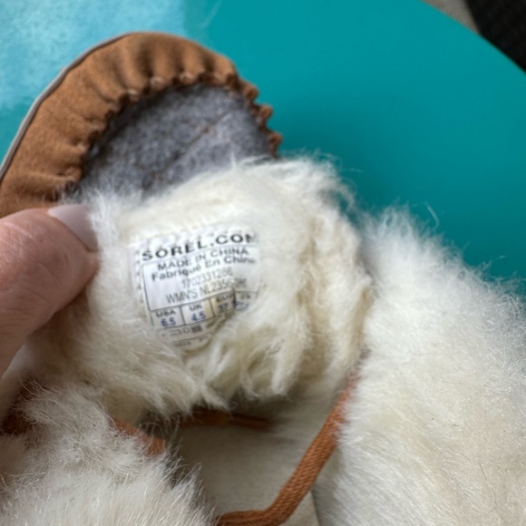 Sorel Out N About Moccasin - Picture 8 of 10